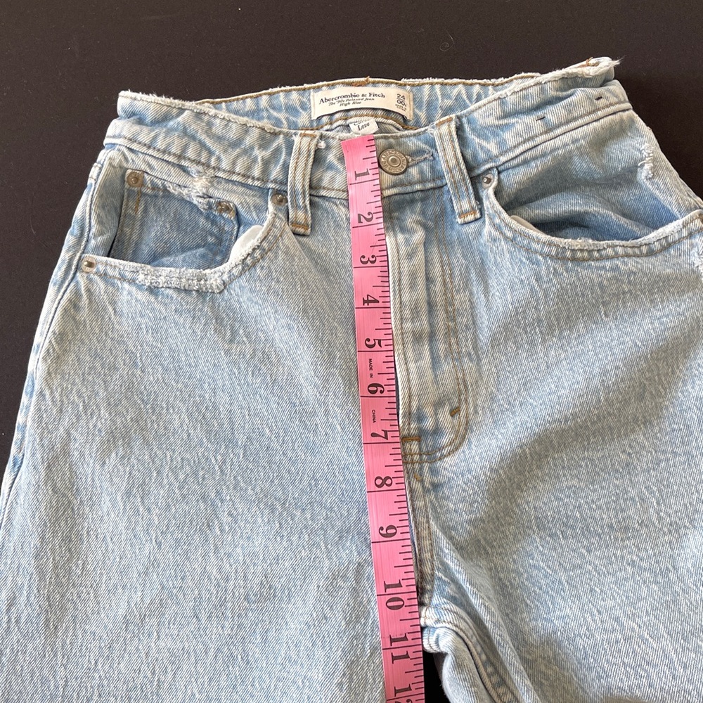 Abercrombie & Fitch 90s Relaxed High Rise Jeans Curve Love 24 - Picture 6 of 11